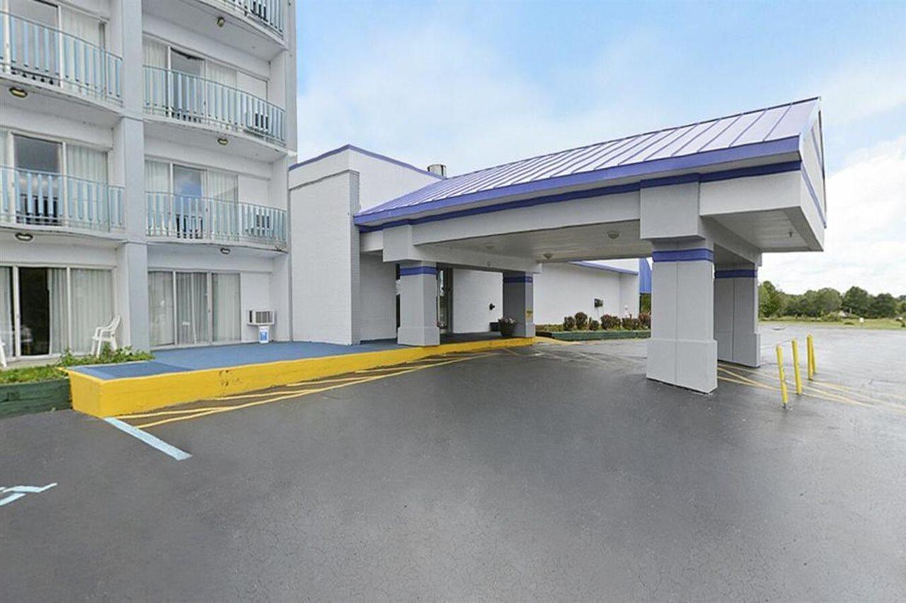 Howard Johnson By Wyndham Saint Joseph Benton Harbor Exteriér fotografie